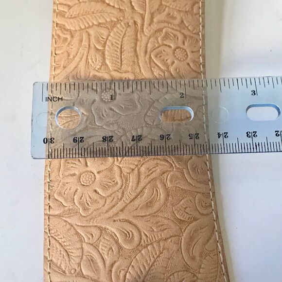 Vtg Omega Tooled Flower Country Western Womens Belt Beige Faux Leather Size S - Picture 11 of 12